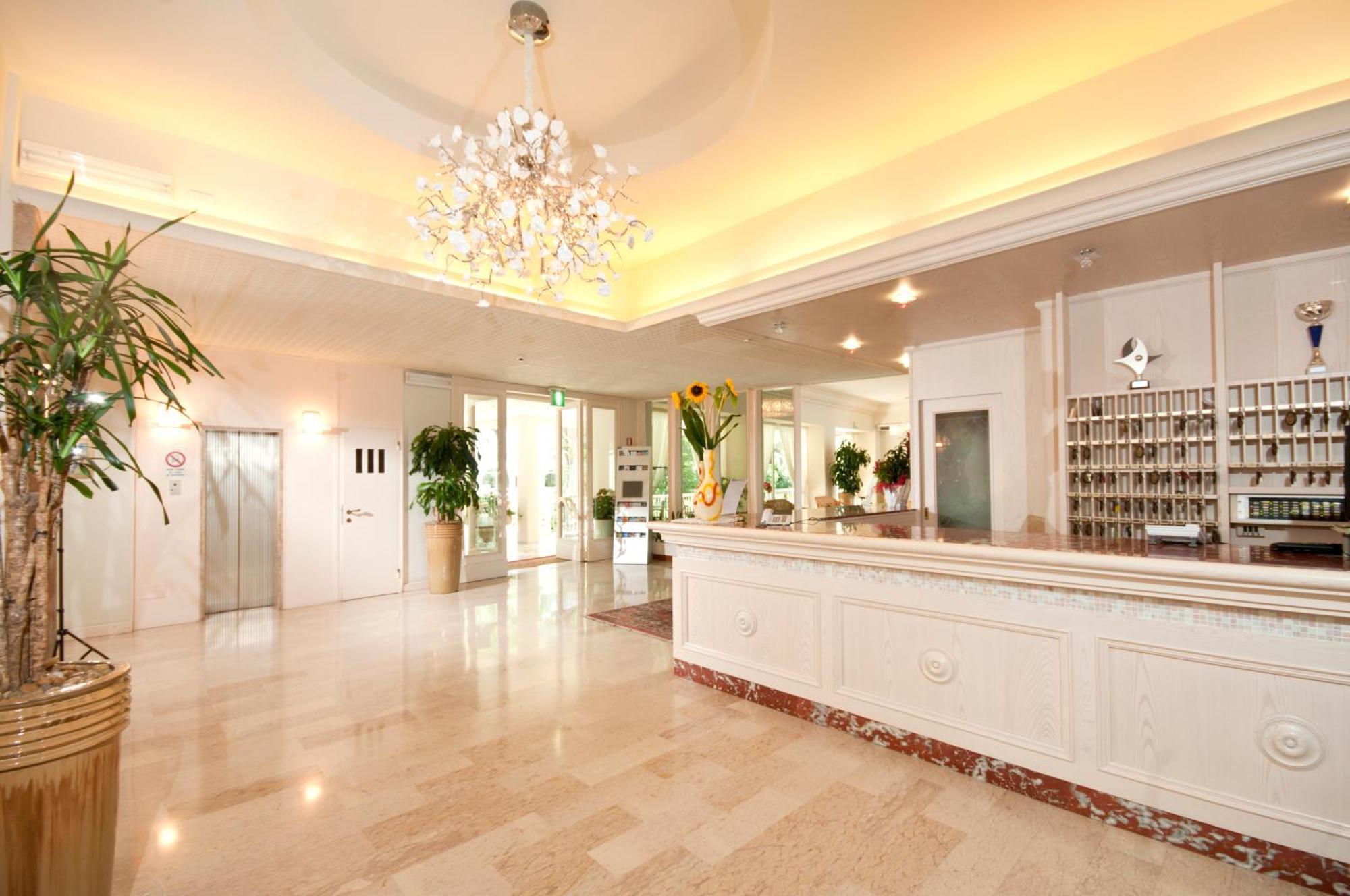Hotel Doge Milano Marittima Exterior foto